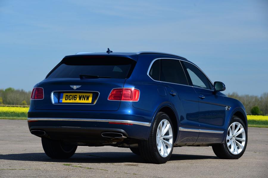  Bentley Bentayga 2016 года  (UK) (фото 5 из 15)